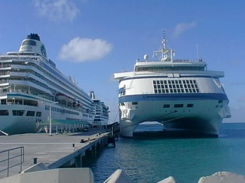 huge-catamaran-cruise-ship1.jpg